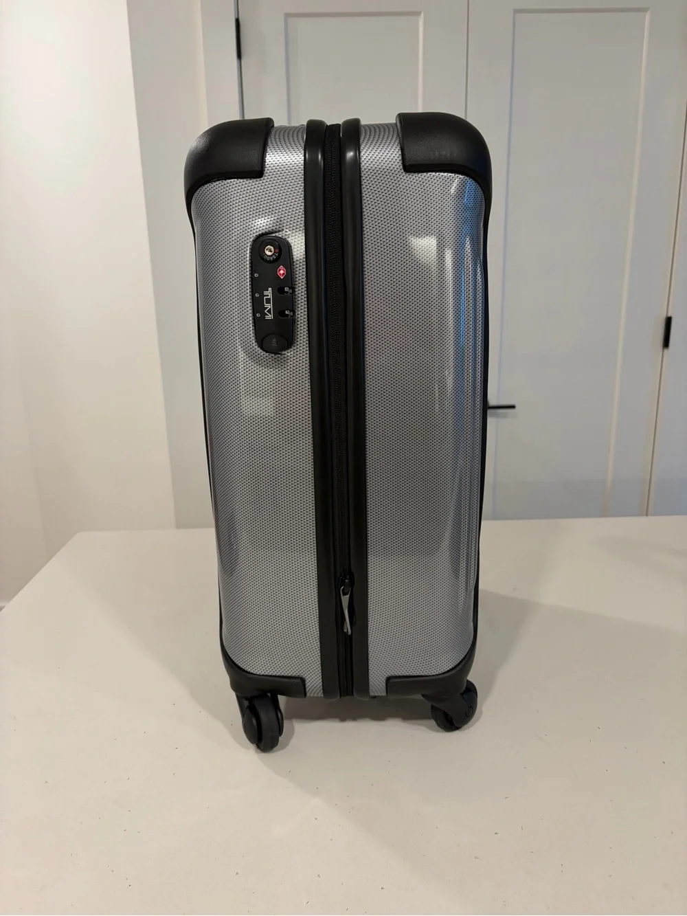 Tumi Hard Shell Spinner Luggage Set in Blue and Silver
